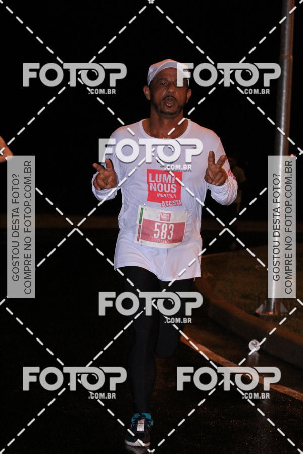 Buy your photos of the eventLuminous Run on Fotop