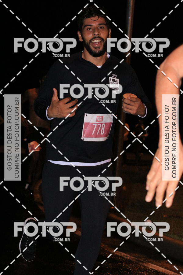 Buy your photos of the eventLuminous Run on Fotop