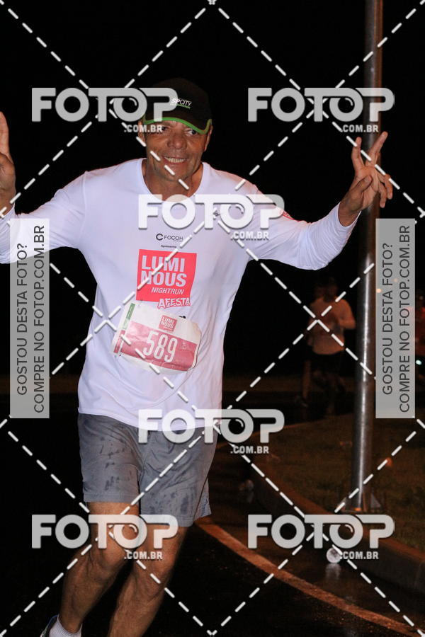 Buy your photos of the eventLuminous Run on Fotop