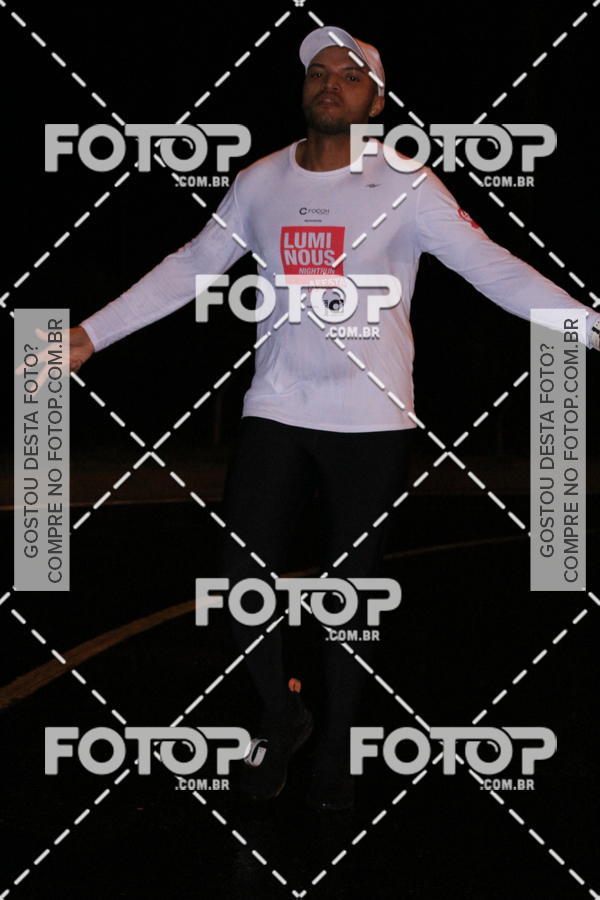 Buy your photos of the eventLuminous Run on Fotop