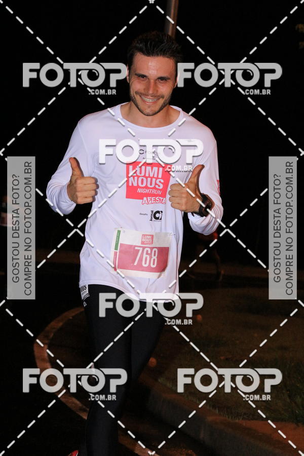 Buy your photos of the eventLuminous Run on Fotop