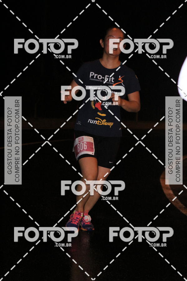 Buy your photos of the eventLuminous Run on Fotop