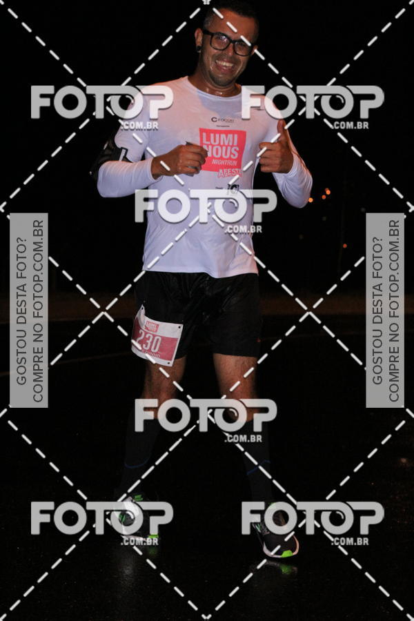 Buy your photos of the eventLuminous Run on Fotop