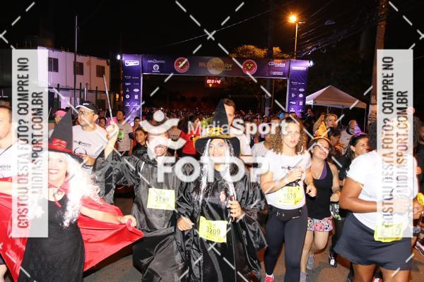 Buy your photos of the eventHalloween Run on Fotop
