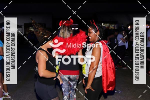 Buy your photos of the eventHalloween Run on Fotop