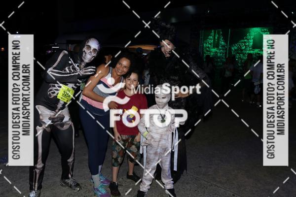 Buy your photos of the eventHalloween Run on Fotop