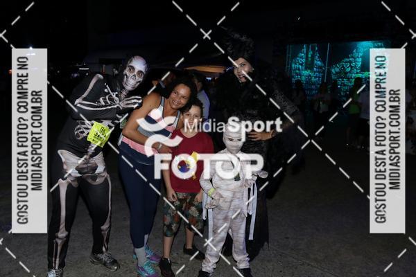 Buy your photos of the eventHalloween Run on Fotop