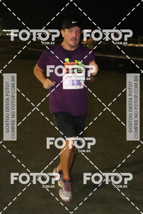Buy your photos of the eventCorrida Monster Run 5K e 10K - Santos on Fotop