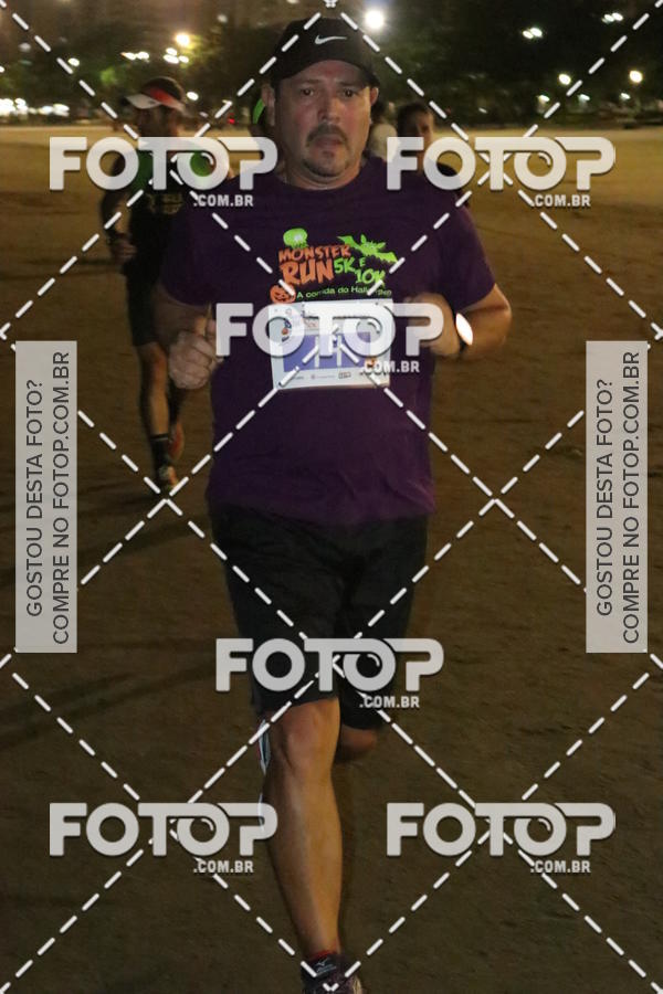 Buy your photos of the eventCorrida Monster Run 5K e 10K - Santos on Fotop