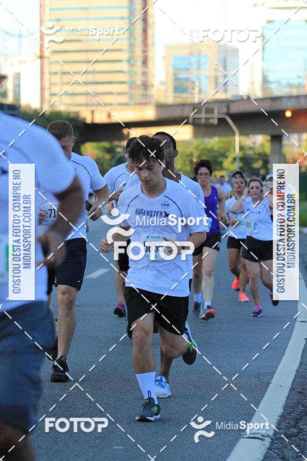 Buy your photos of the eventAthenas 15k - So Paulo on Fotop