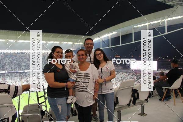 Buy your photos of the eventCorinthians X Fluminense - Brasileir�o on Fotop