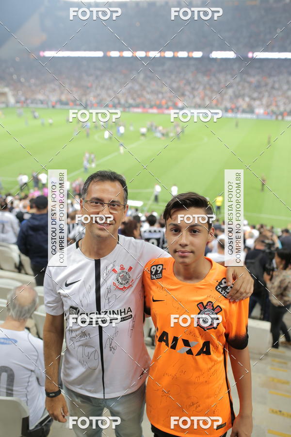 Buy your photos of the eventCorinthians X Fluminense - Brasileir�o on Fotop