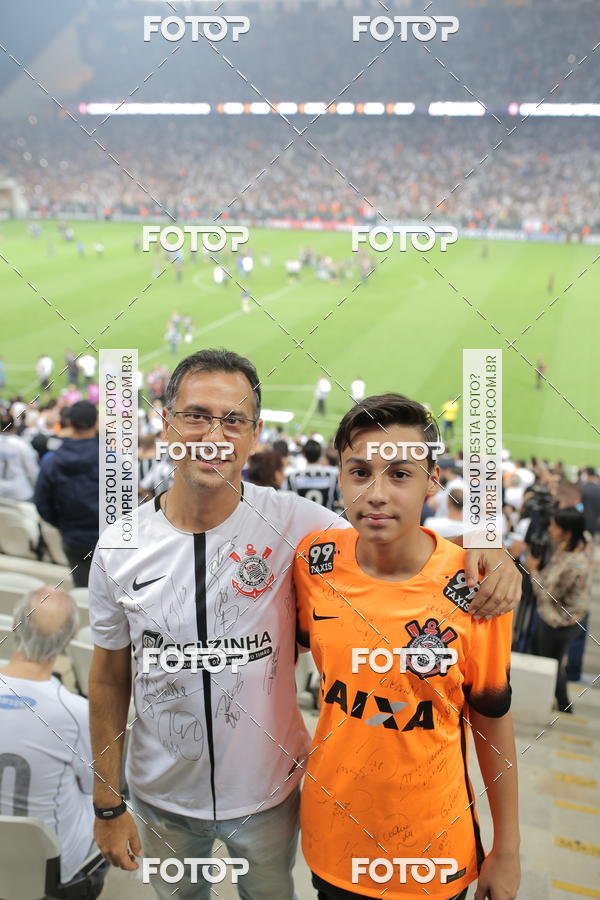 Buy your photos of the eventCorinthians X Fluminense - Brasileir�o on Fotop