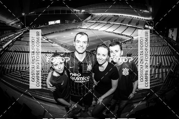 Buy your photos of the eventCorinthians X Fluminense - Brasileir�o on Fotop