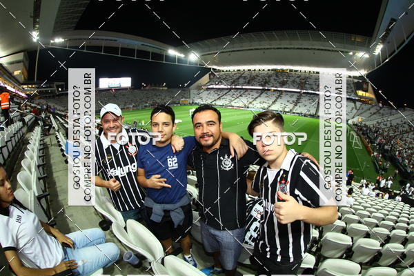 Buy your photos of the eventCorinthians X Fluminense - Brasileir�o on Fotop