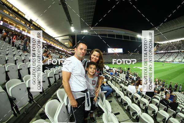 Buy your photos of the eventCorinthians X Fluminense - Brasileir�o on Fotop