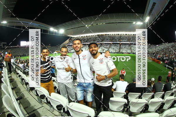 Buy your photos of the eventCorinthians X Fluminense - Brasileir�o on Fotop