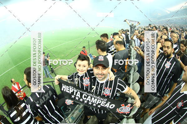 Buy your photos of the eventCorinthians X Fluminense - Brasileir�o on Fotop