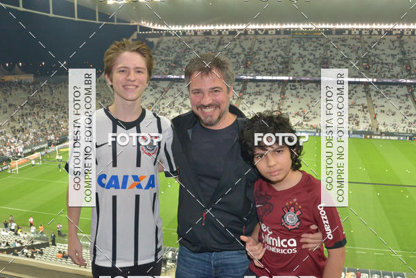 Buy your photos of the eventCorinthians X Fluminense - Brasileir�o on Fotop