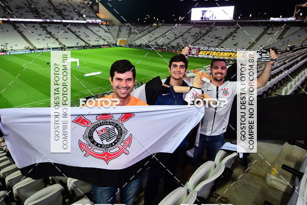 Buy your photos of the eventCorinthians X Fluminense - Brasileir�o on Fotop