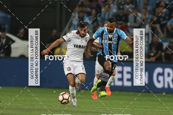 Buy your photos of the eventGr�mio x Lan�s - Libertadores 2017 on Fotop