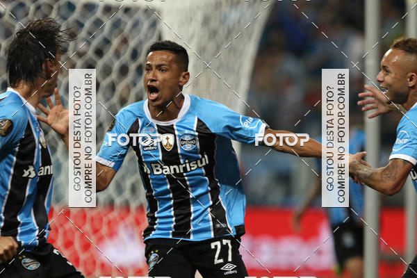 Buy your photos of the eventGr�mio x Lan�s - Libertadores 2017 on Fotop