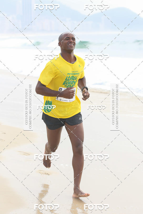 Buy your photos of the eventCircuito Petrobrs Rei e Rainha do Mar on Fotop