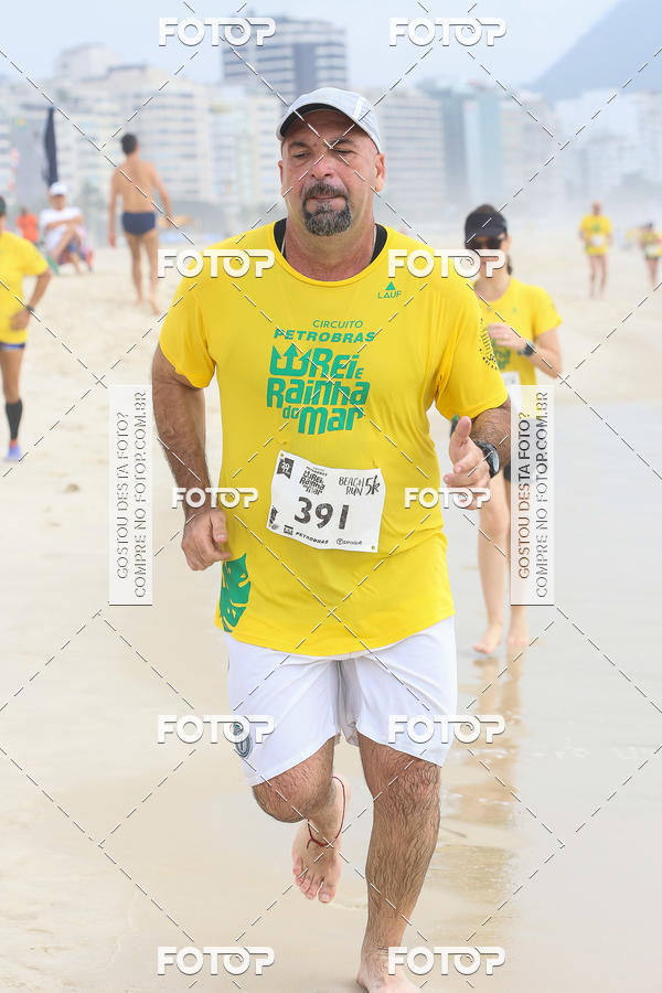 Buy your photos of the eventCircuito Petrobrs Rei e Rainha do Mar on Fotop