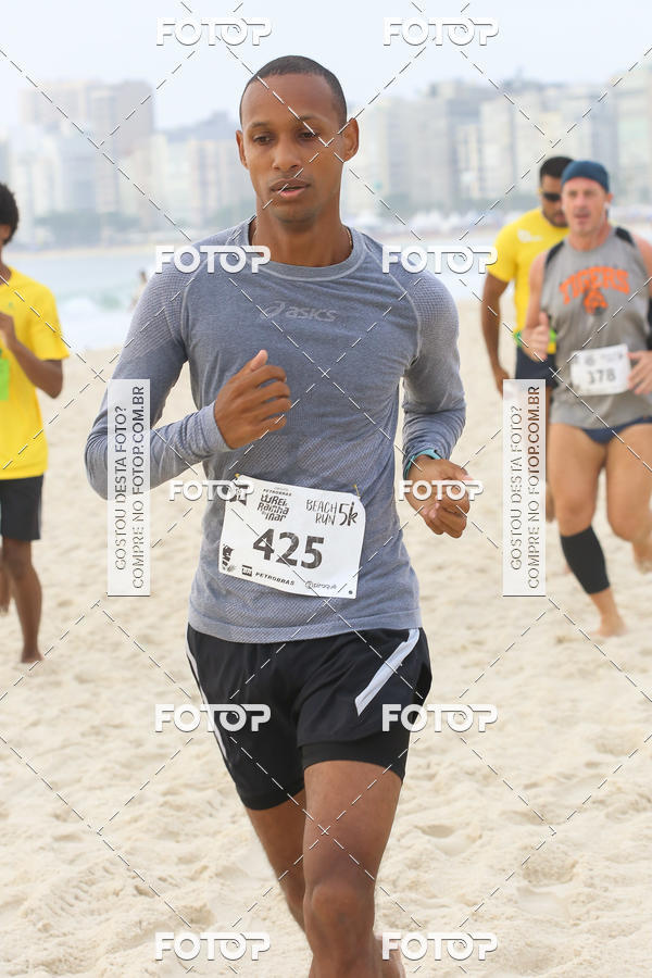 Buy your photos of the eventCircuito Petrobrs Rei e Rainha do Mar on Fotop