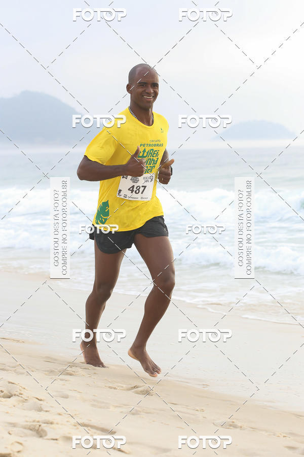 Buy your photos of the eventCircuito Petrobrs Rei e Rainha do Mar on Fotop