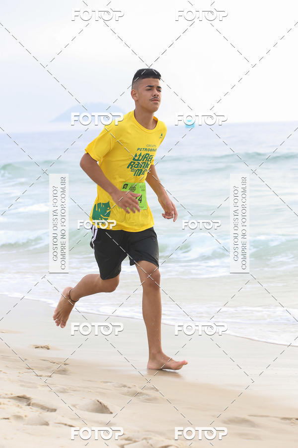 Buy your photos of the eventCircuito Petrobrs Rei e Rainha do Mar on Fotop