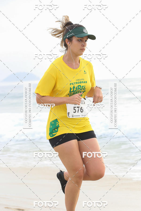 Buy your photos of the eventCircuito Petrobrs Rei e Rainha do Mar on Fotop