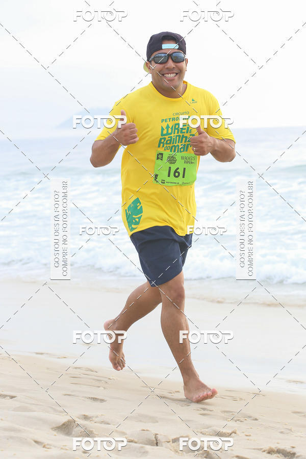 Buy your photos of the eventCircuito Petrobrs Rei e Rainha do Mar on Fotop