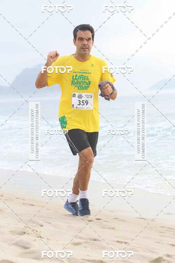 Buy your photos of the eventCircuito Petrobrs Rei e Rainha do Mar on Fotop