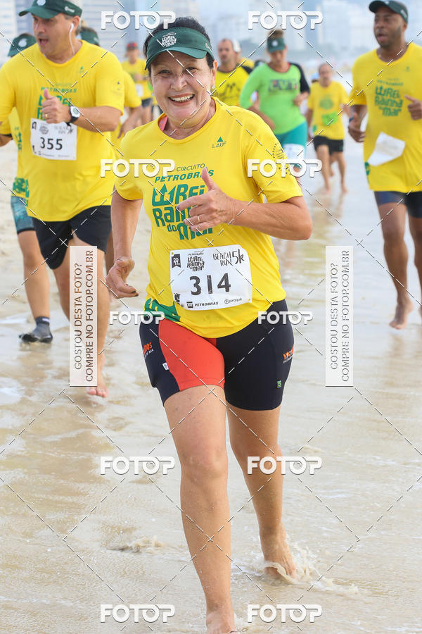 Buy your photos of the eventCircuito Petrobrs Rei e Rainha do Mar on Fotop
