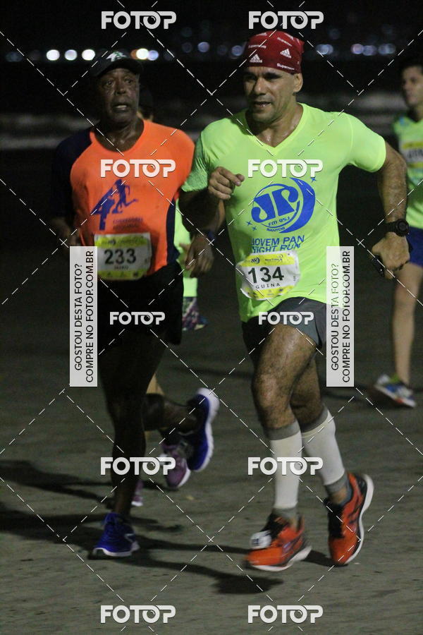 Buy your photos of the eventCircuito Jovem Pan Night Run - Etapa Santos on Fotop