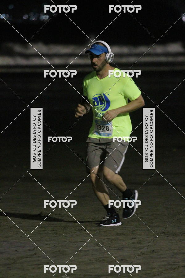 Buy your photos of the eventCircuito Jovem Pan Night Run - Etapa Santos on Fotop