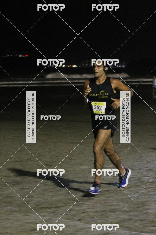Buy your photos of the eventCircuito Jovem Pan Night Run - Etapa Santos on Fotop