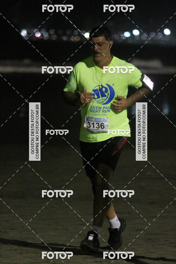 Buy your photos of the eventCircuito Jovem Pan Night Run - Etapa Santos on Fotop