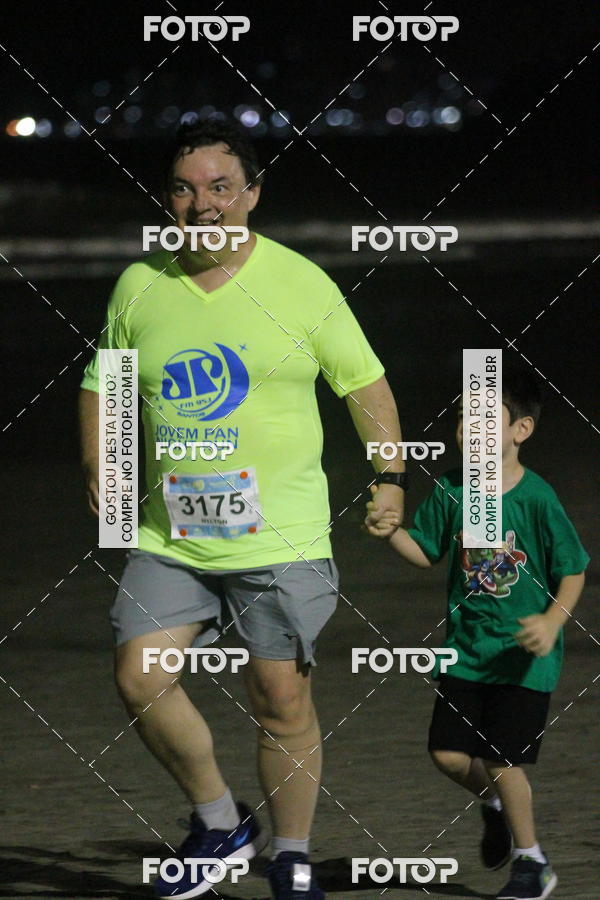 Buy your photos of the eventCircuito Jovem Pan Night Run - Etapa Santos on Fotop