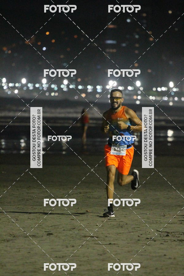 Buy your photos of the eventCircuito Jovem Pan Night Run - Etapa Santos on Fotop