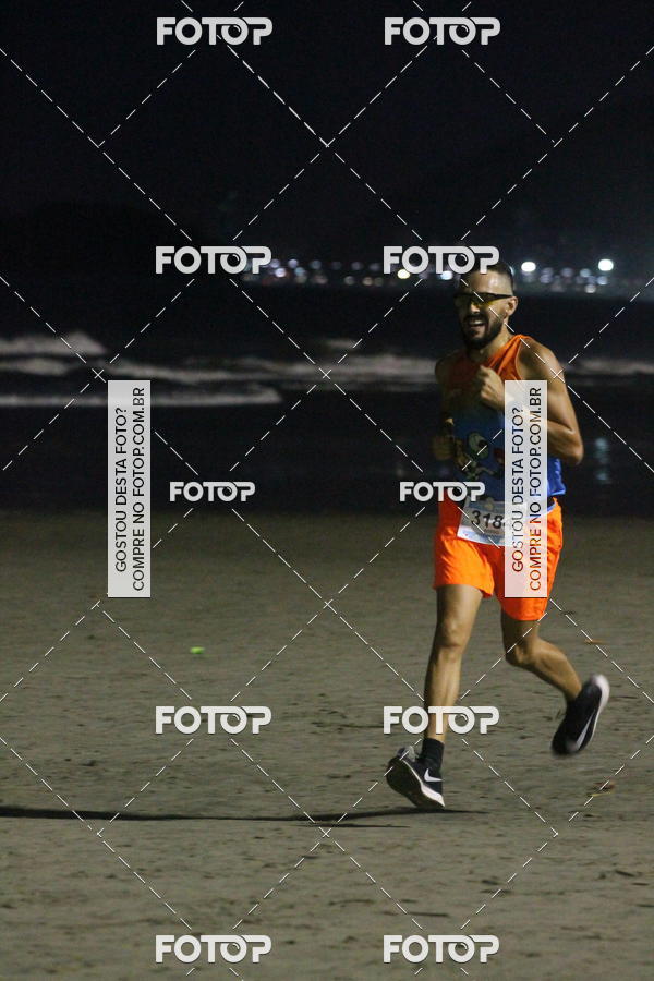 Buy your photos of the eventCircuito Jovem Pan Night Run - Etapa Santos on Fotop