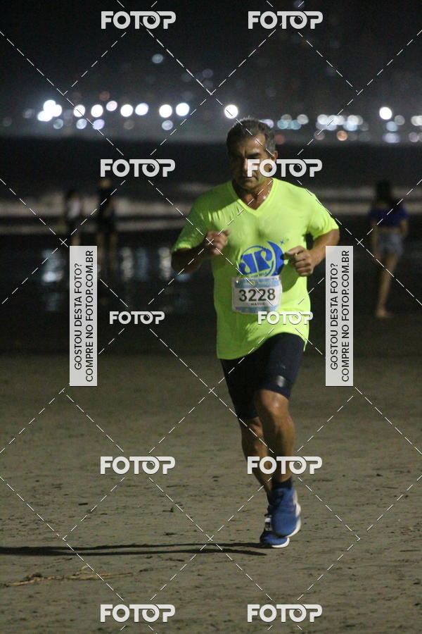 Buy your photos of the eventCircuito Jovem Pan Night Run - Etapa Santos on Fotop