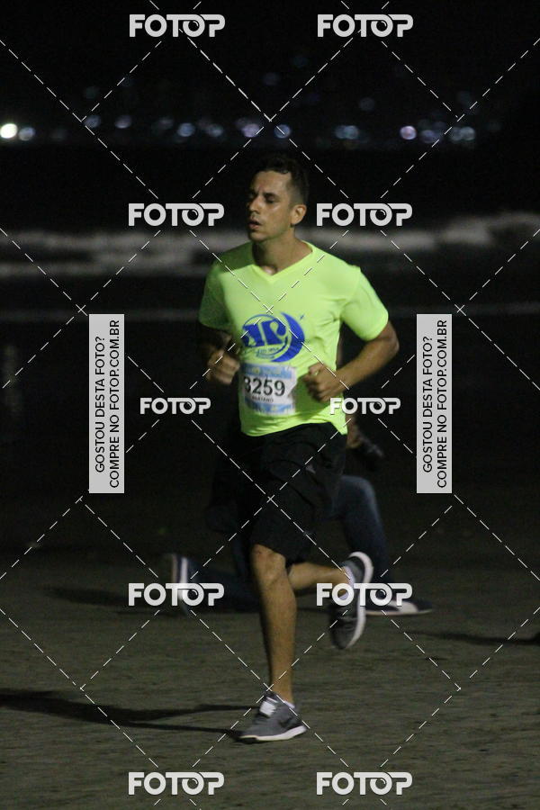 Buy your photos of the eventCircuito Jovem Pan Night Run - Etapa Santos on Fotop