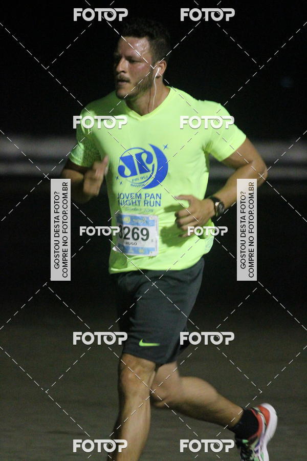 Buy your photos of the eventCircuito Jovem Pan Night Run - Etapa Santos on Fotop