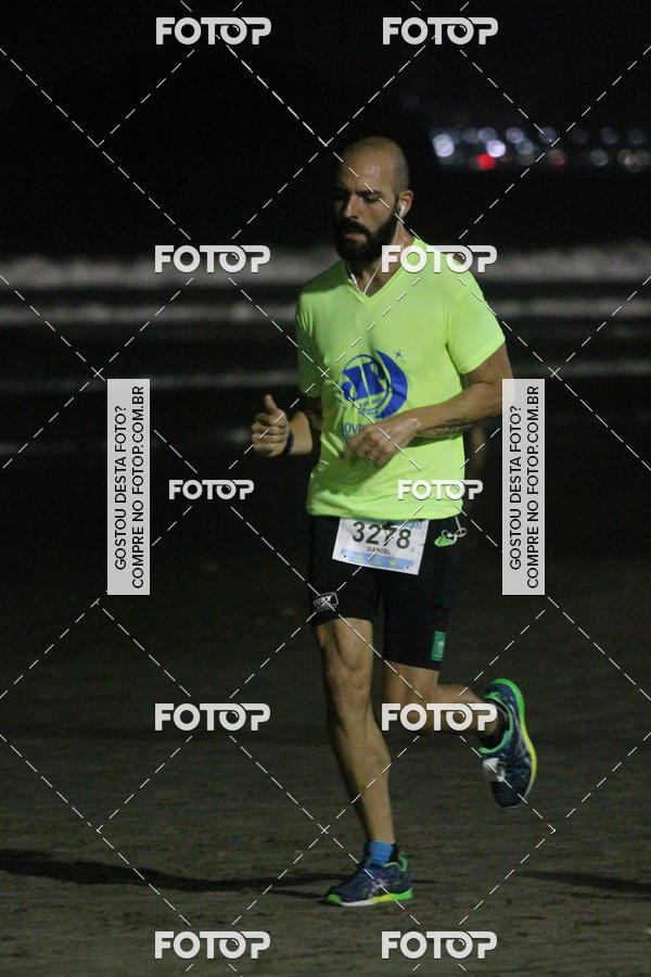 Buy your photos of the eventCircuito Jovem Pan Night Run - Etapa Santos on Fotop