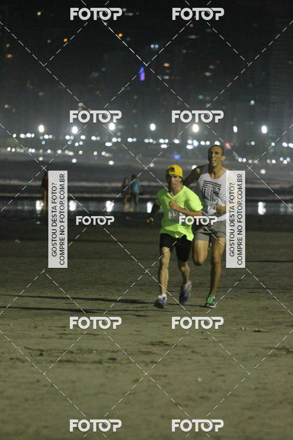 Buy your photos of the eventCircuito Jovem Pan Night Run - Etapa Santos on Fotop
