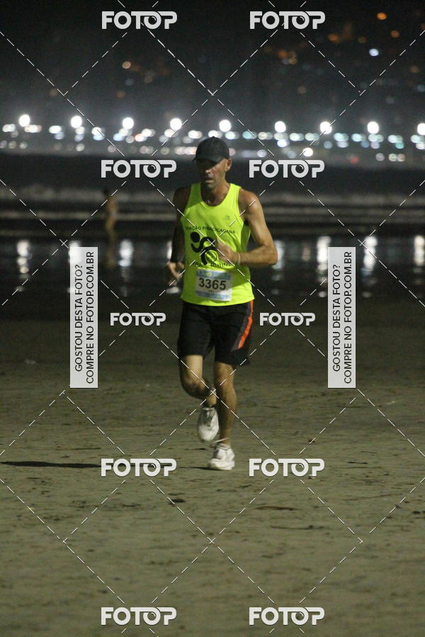 Buy your photos of the eventCircuito Jovem Pan Night Run - Etapa Santos on Fotop