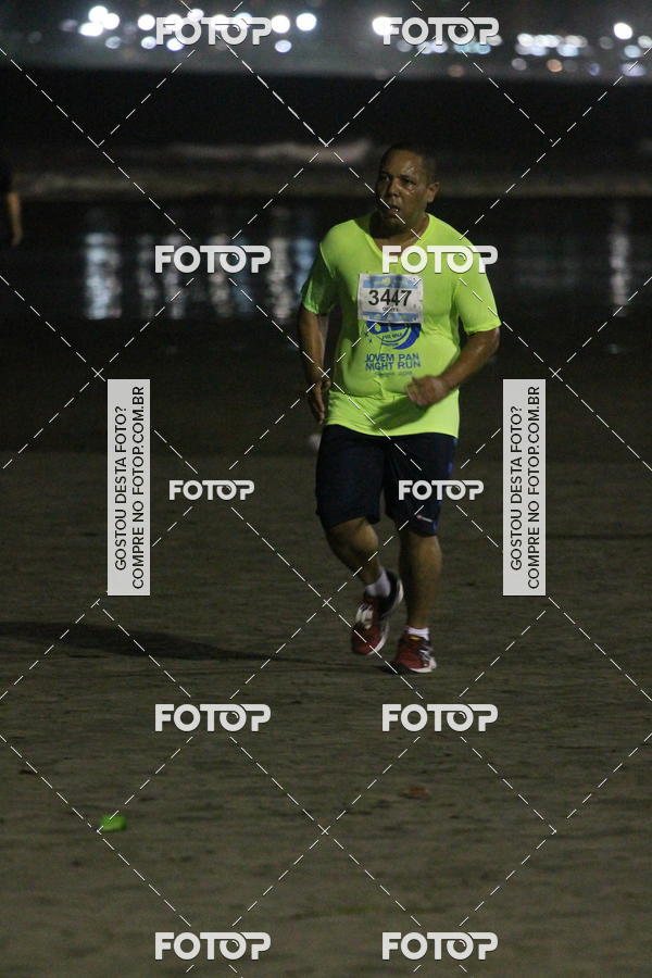 Buy your photos of the eventCircuito Jovem Pan Night Run - Etapa Santos on Fotop