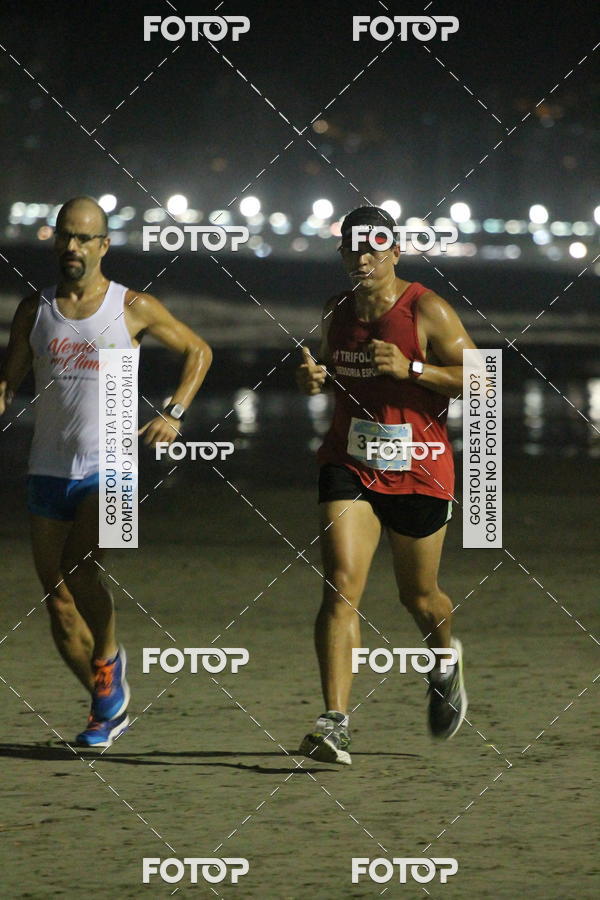 Buy your photos of the eventCircuito Jovem Pan Night Run - Etapa Santos on Fotop